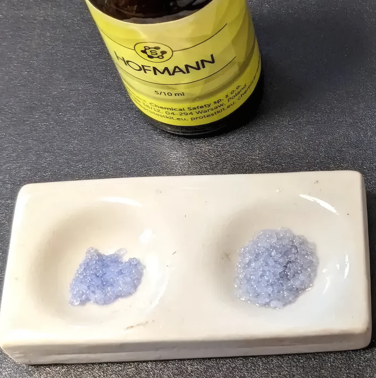 LSD kleurt het Hofmann-reagens blauw