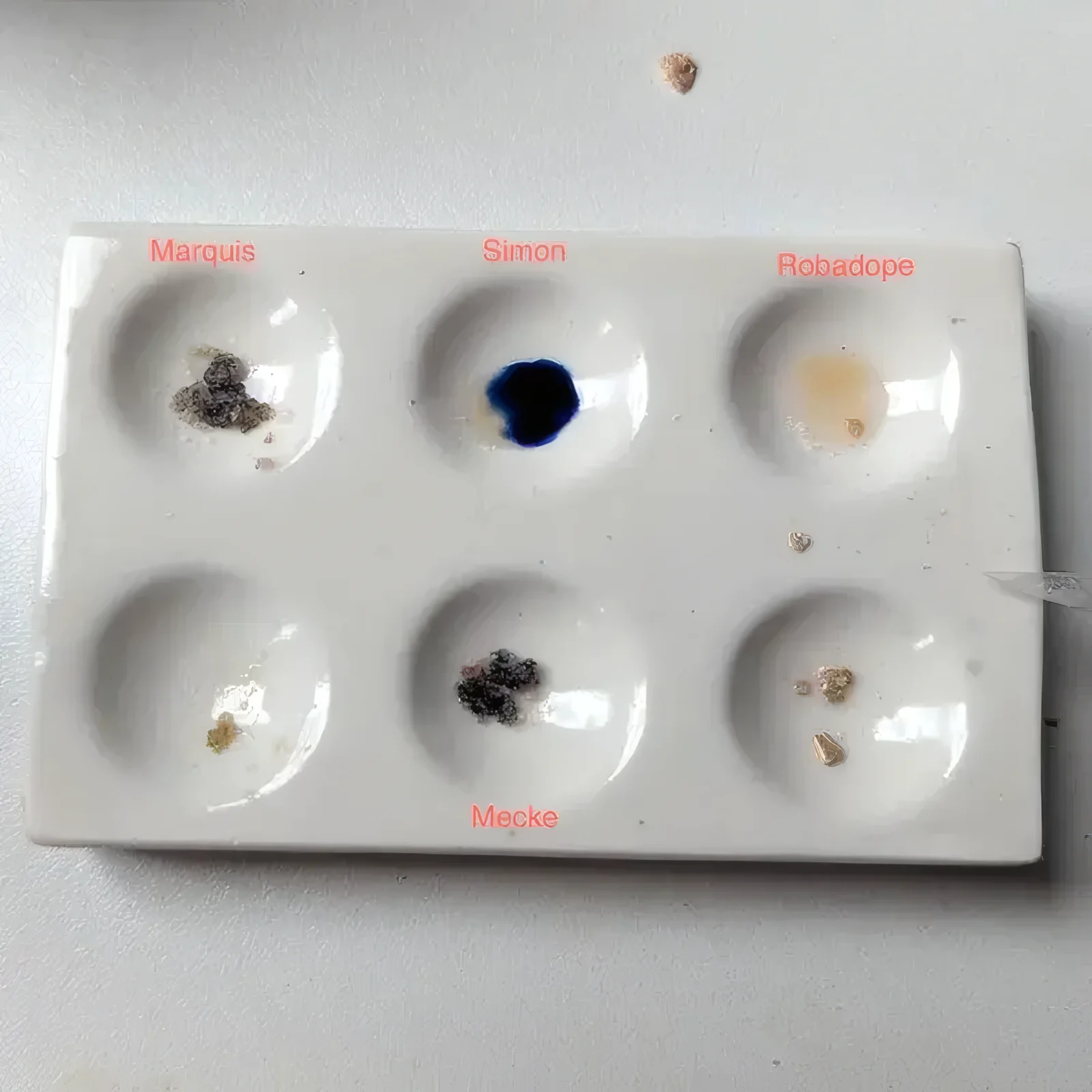 MDA vs MDMA: hoe ze verschillen en hoe je ze herkent